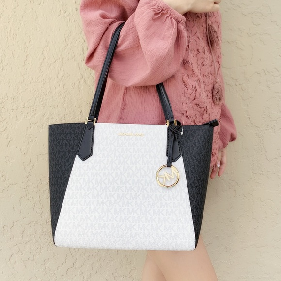 Gaby’sBags👜💕-NWT Michael Kors Tote Signature MK - Picture 6 of 8